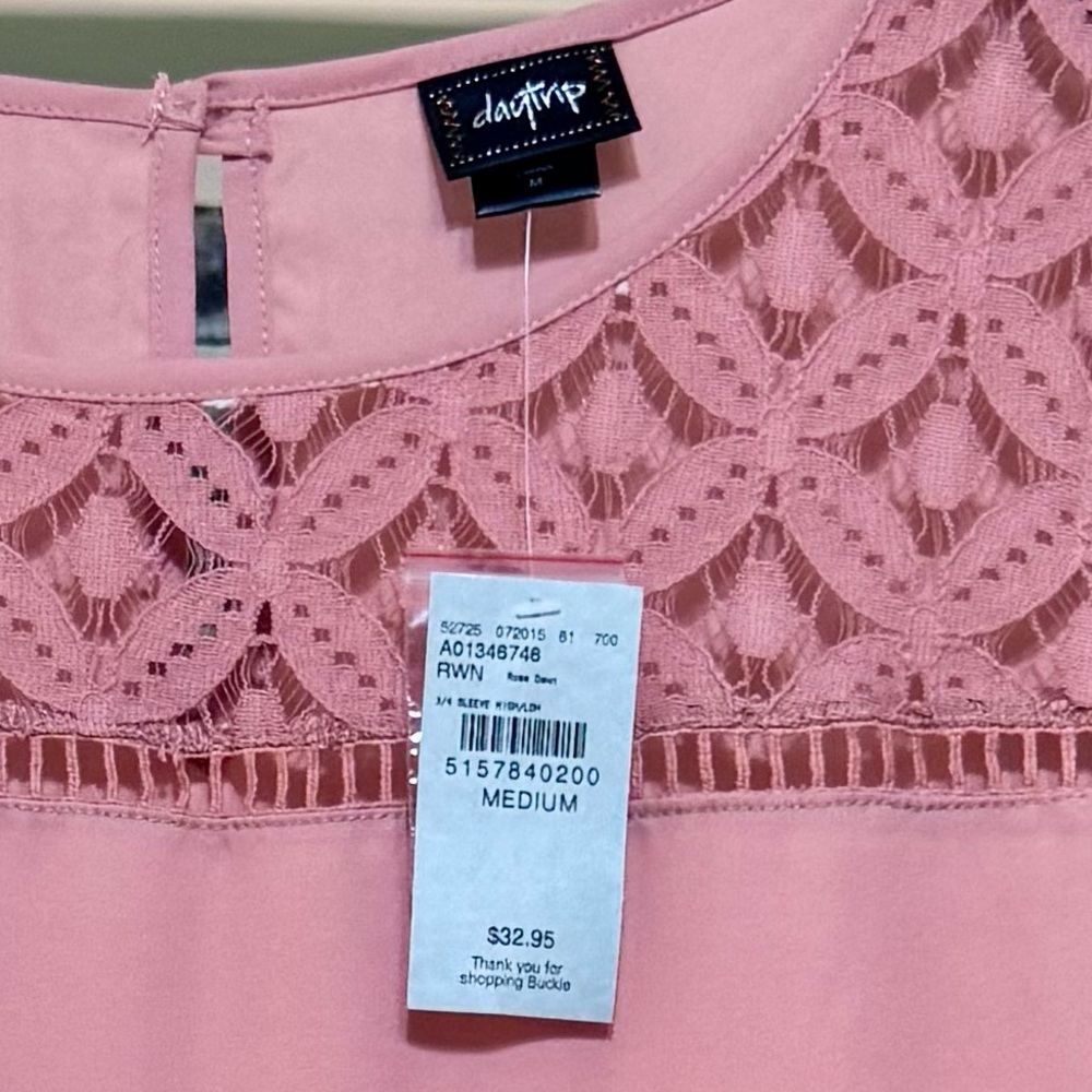 Daytrip (Buckle) Rose Dawn Lace Blouse – Size Medium (NWT) - Picture 2 of 4